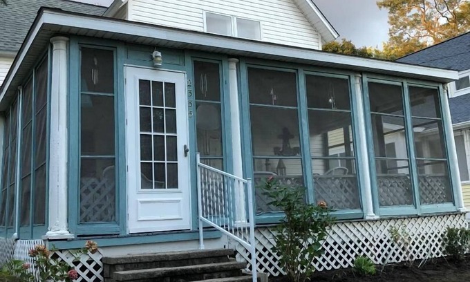 Ottawa Beach Cottage | Historic cottage by Holland State Park and Lake Michigan