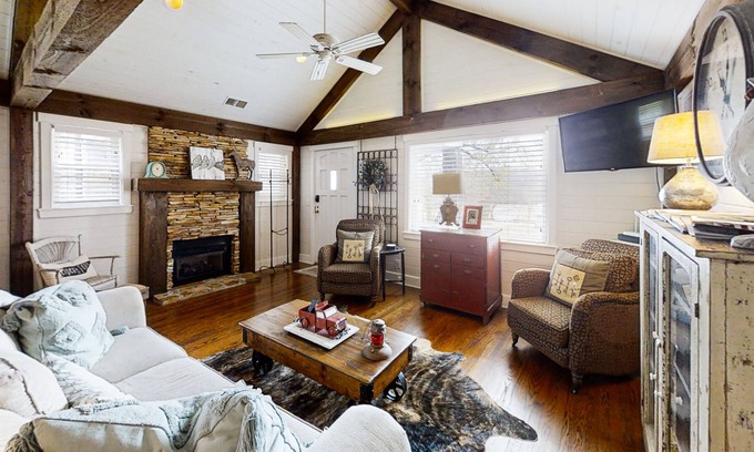 Leipers Fork Cottage | Historic cottage in rural Beverly Hills, TN with fireplace & countryside views