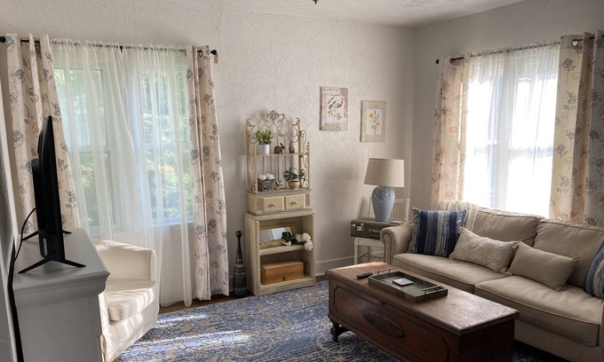 Rapid City Cottage | Historic Cottontail Cottage near Downtown