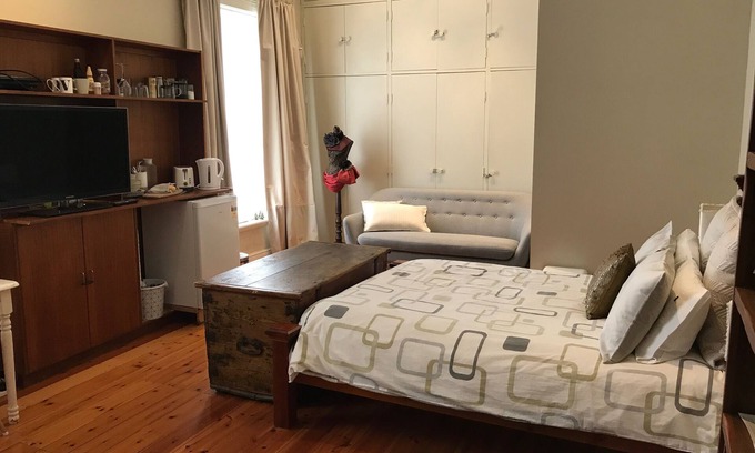 Gawler Bed & Breakfast | Historic Courthouse with stunning bathroom- doorstep to Barossa