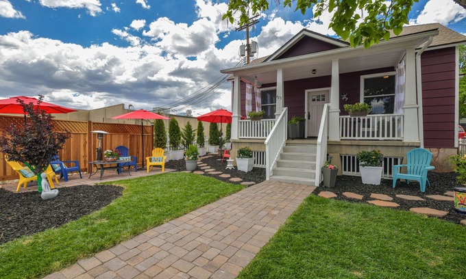 Prescott Cottage | Historic Craftsman home just steps from Whiskey Row!