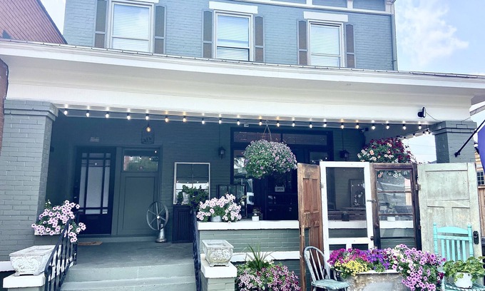 Chillicothe Apartment | Historic Downtown Chillicothe 1840's Loft
