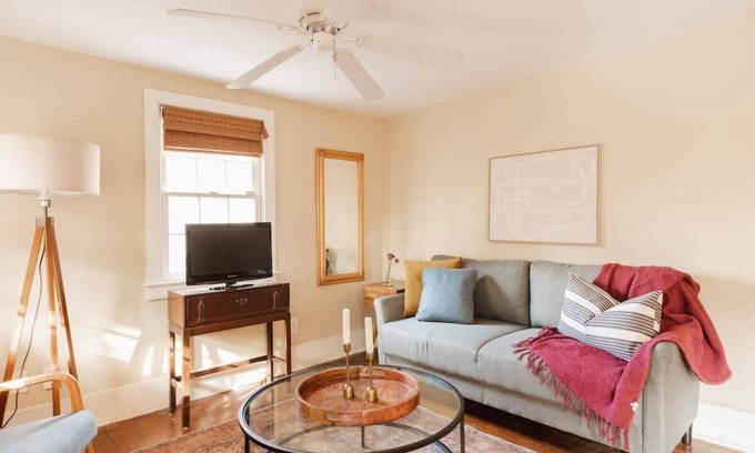 Downtown Charleston House | Historic Downtown Cottage - Close to King!