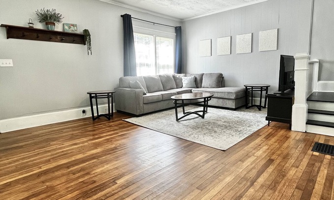 Sanford Apartment | Historic Downtown Haven
