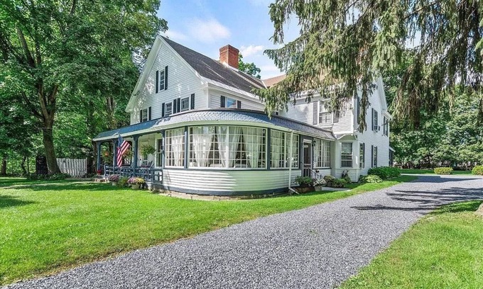 Bennington House | Historic Downtown Home w/Bar Room, Hot Tub