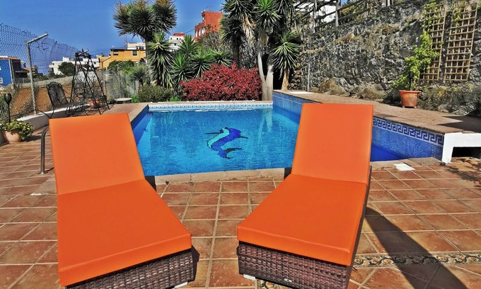 La Victoria de Acentejo House | Historic Finca with sea and Teide views, private pool + barbecue, a gem