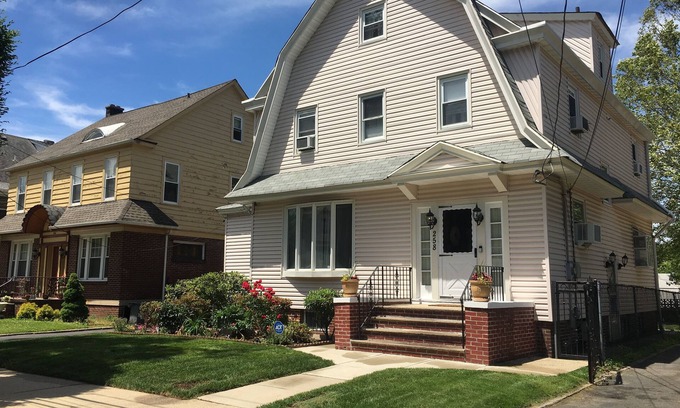 Forest Hill House | Historic Forest Hills Newark houseshare near NYC