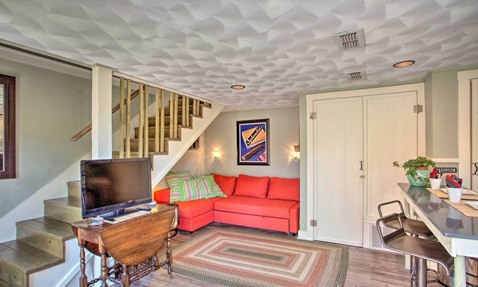 Fairmount Cottage | Historic Fort Worth Cottage w/Shared Pool!