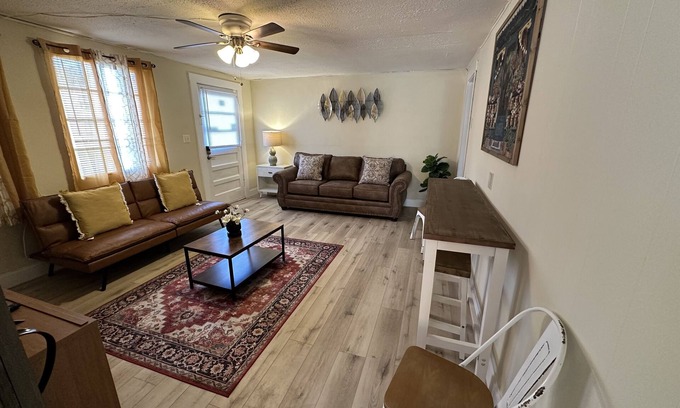 Valdosta Apartment | Historic Gem : Timeless charm in valdosta near VSU