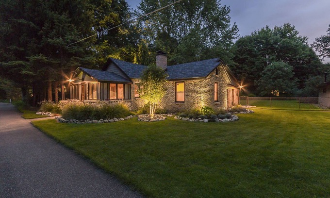 Holland House | Historic Gold Coast Hideout ~ Close To Several Lake Michigan Beaches!