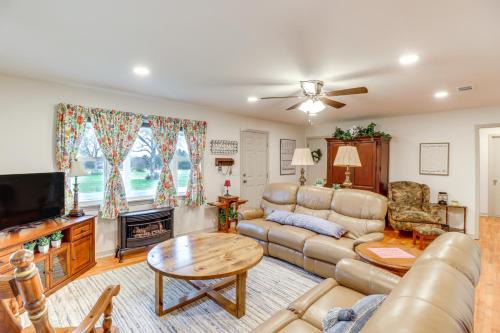 Higden House | Historic Greers Ferry Home Less Than 2 Mi to Shiloh Marina