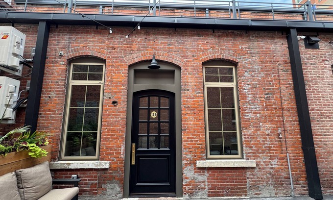Grand Island Condo | Historic Haus Von Bartenbach