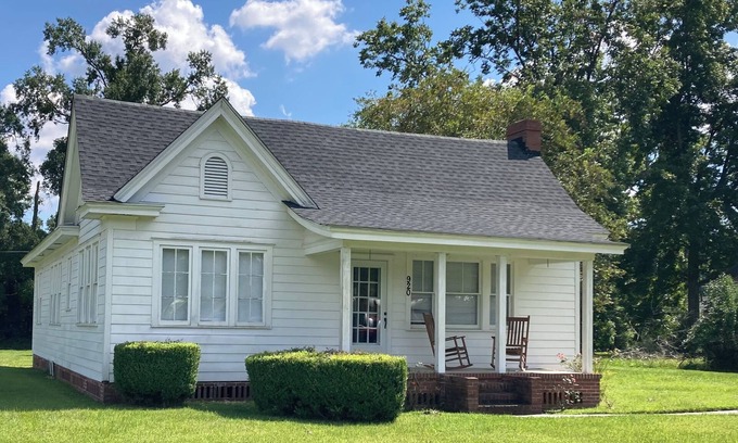 Richmond Hill House | Historic Henry Ford built charming 3-bedroom house in center of Richmnd Hill.