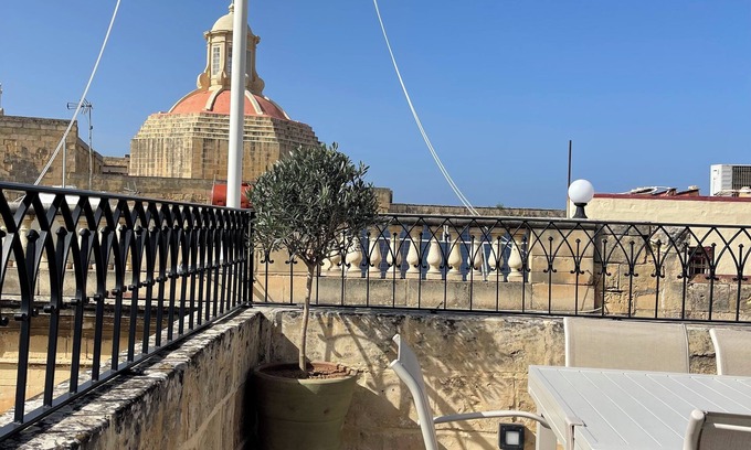 Birgu House | Historic home c.1580 in the most beautiful street in Birgu (Vittoriosa)