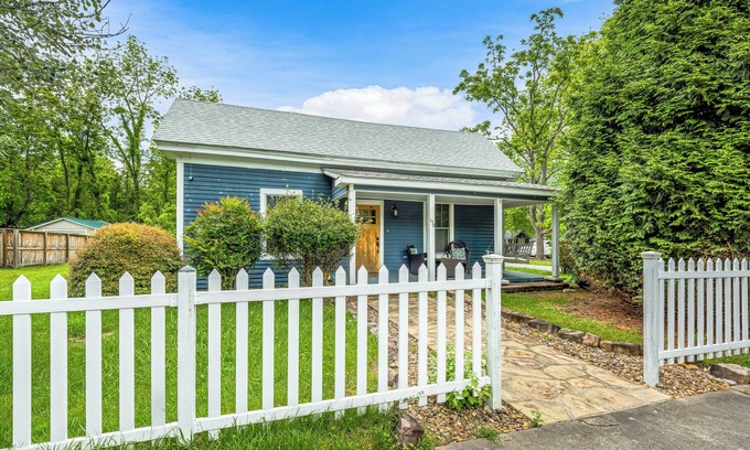 Brevard House | Historic Home Downtown Brevard