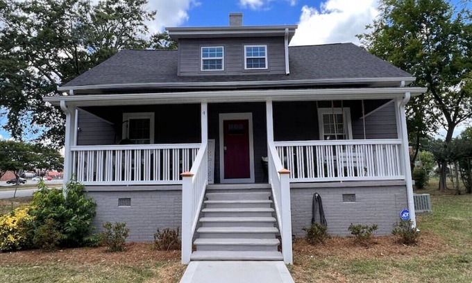 Greer Apartment | Historic Home in Downtown Greer nShop,Eat & Sleep