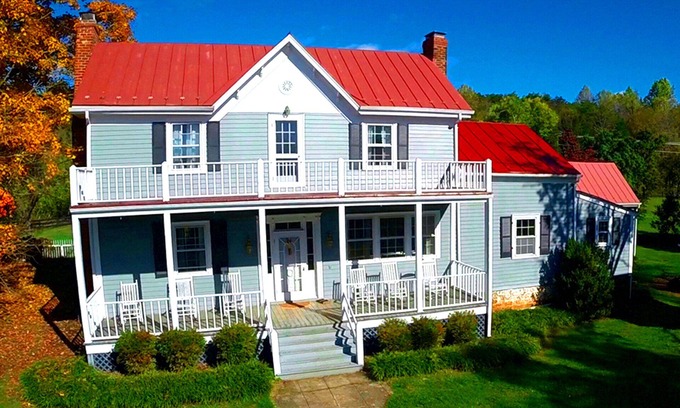 Stanardsville House | Historic home outside of Charlottesville, close to Shenandoah