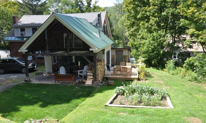 Woodstock House | Historic Home Steps From The Village Green