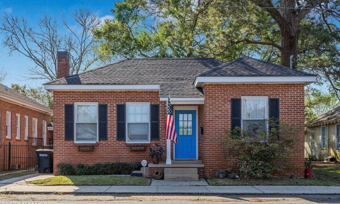New Iberia House | Historic Home w/a Fresh Look - Downtown