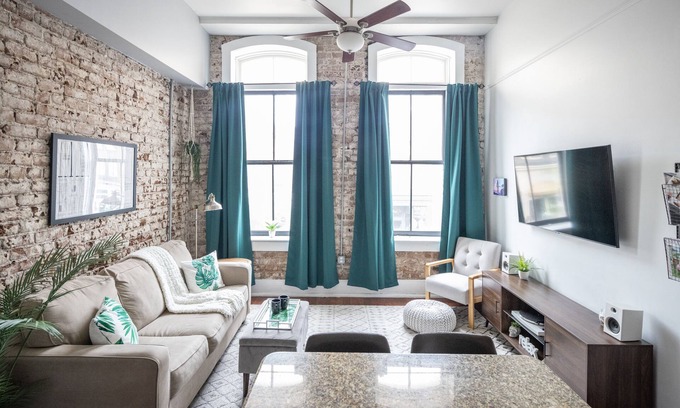 Yamacraw Village Condo | Historic loft in the shopping center of downtown Savannah