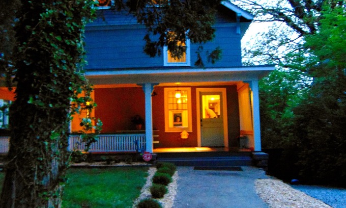 Historic Montford House | Historic Montford house - Walk to downtown Sleeps 8