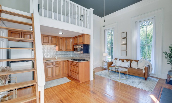 New Albany Apartment | Historic New Albany Apartment ~ 6 Mi to Louisville