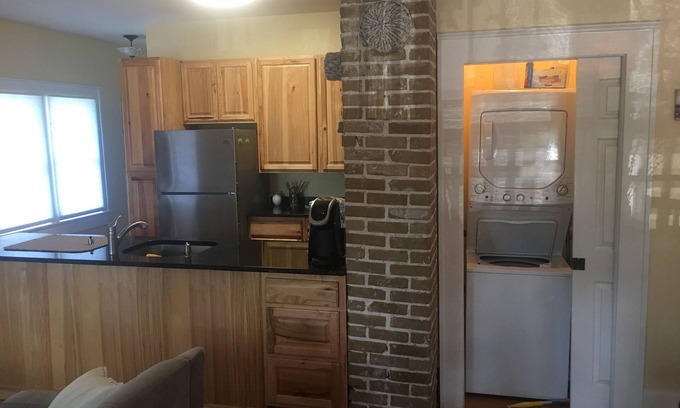 Historic Old Northeast Apartment | Historic Old Northeast 2/2 spacious apartment