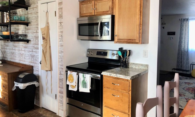 Arvada Plaza Area House | Historic Olde Town Extended Stay