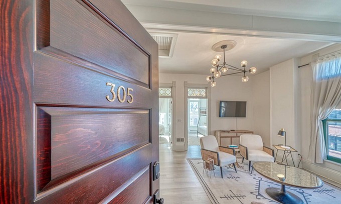 Salida Condo | Historic Palace Hotel Suite 305