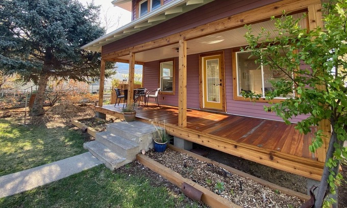 Palisade House | Historic Palisade Garden Bungalow!