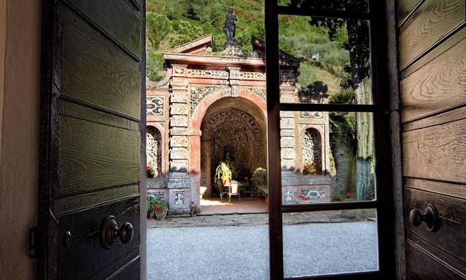 Vorno Villa | Historic panoramic villa near Lucca for 12 people