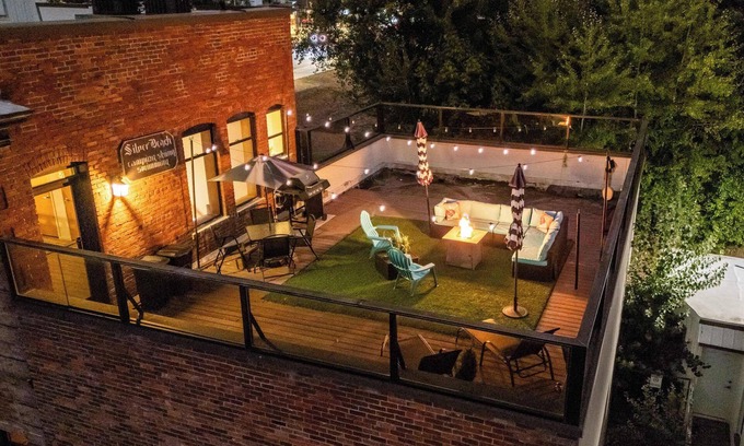 Spirit Lake Apartment | Historic Penthouse Loft | Rooftop Haven