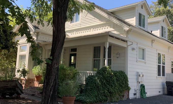 Windsor House | Historic Queen Anne Victorian in the Heart of Windsor
