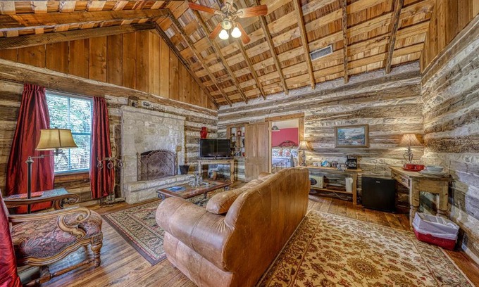 Fredericksburg Apartment | Historic Rocky Hill