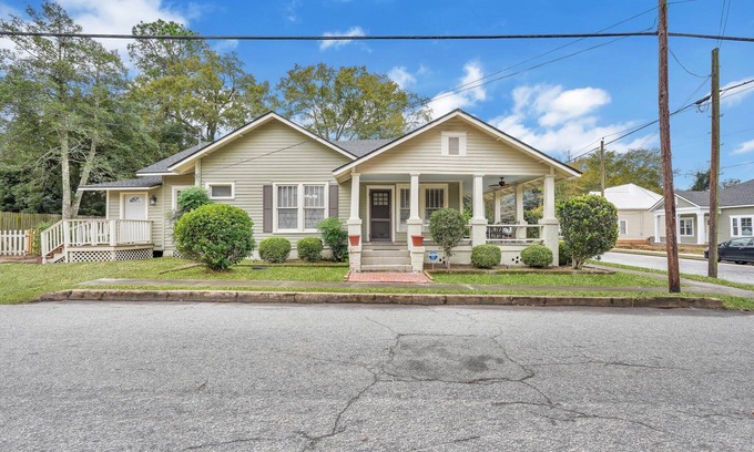 Statesboro House | Historic Southern Home - close to downtown and GSU