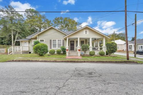 Statesboro House | Historic Southern Home - close to downtown and GSU