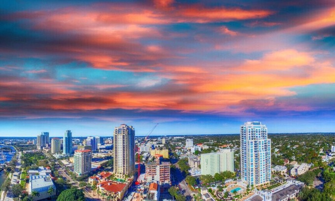 Crescent Lake Apartment | Historic St Pete FL Close to Beach and Downtown
