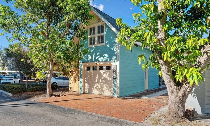 Bradenton House | Historic Studio Carriage House, 15min to Beach