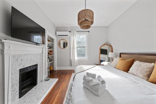 Macon Apartment | Historic Suite Unit 4 Downtown Macon