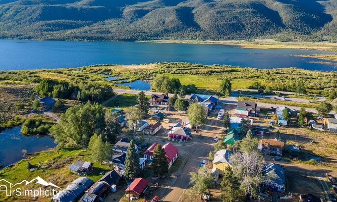 Twin Lakes Cottage | Historic Twin Lakes Dancehall Event Space
