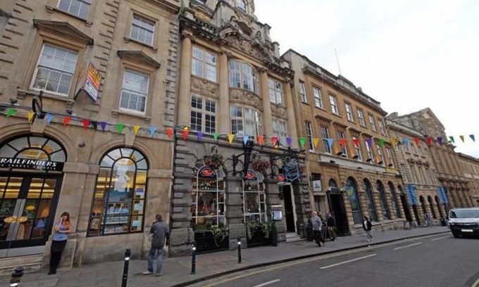 Bristol Old City Apartment | Historic two bed apartment in Heart of the City