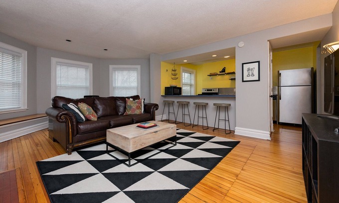 Hartford Apartment | Historic Victorian Apartment, Close to Downtown, Hospital, Capitol