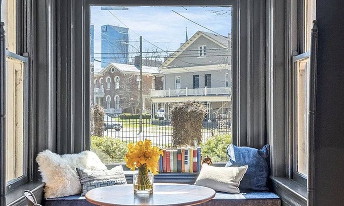 Northside District House | Historic Ward Home - Experience history in the horse country! 5br 5.5bth