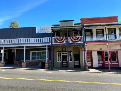 Sonora Apartment | Historic Washington St Balcony