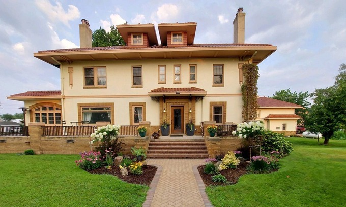 Oakes House | Historical Noonan House
