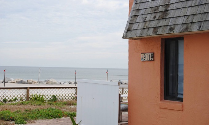 St. Augustine Cottage | Historical OCEANFRONT COTTAGE located on a semi-private beach in Summerhaven.