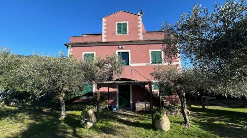 Cinque Terre Apartment | Historical Villa 'The Birdhouse' with Garden and Views