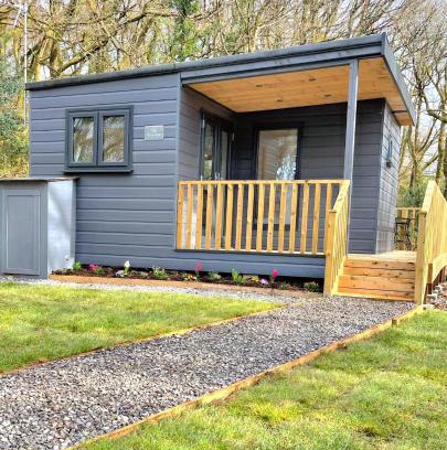 Llanybri Apartment | HiveAway - Hot Tub - Carmarthenshire - Pembrokeshire