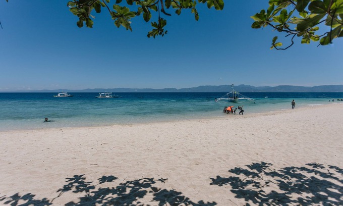 Moalboal Hotel | HK Beach Resort