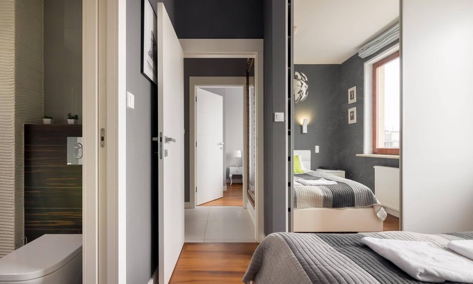 Wilanow Apartment | Hlonda Deluxe Apartment with Terrace